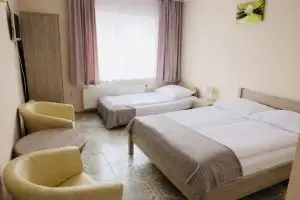 F28376A5 ECA2 4064 A591 B2C92A182C62 300x200